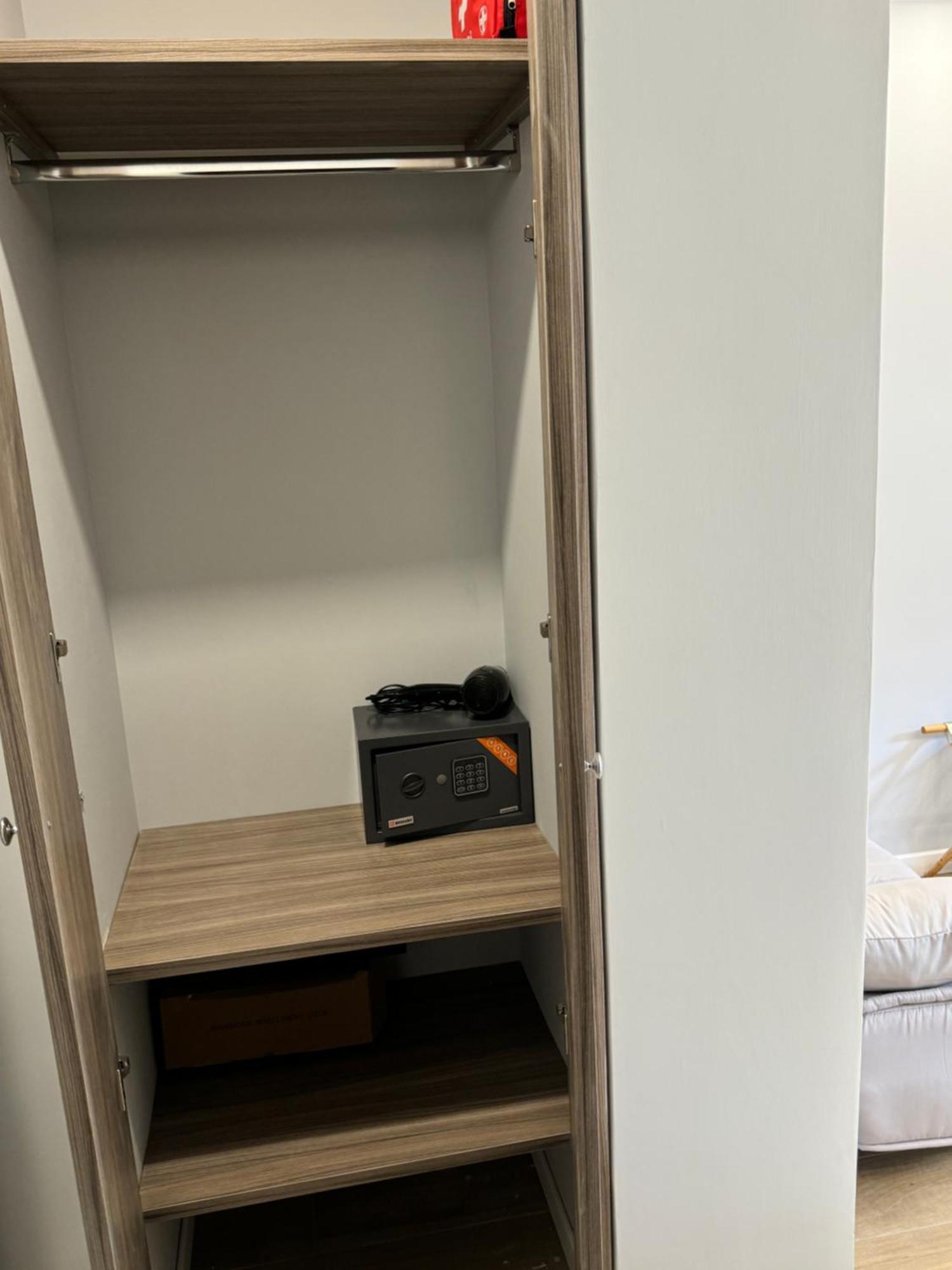 Отель Niky House Roma Экстерьер фото