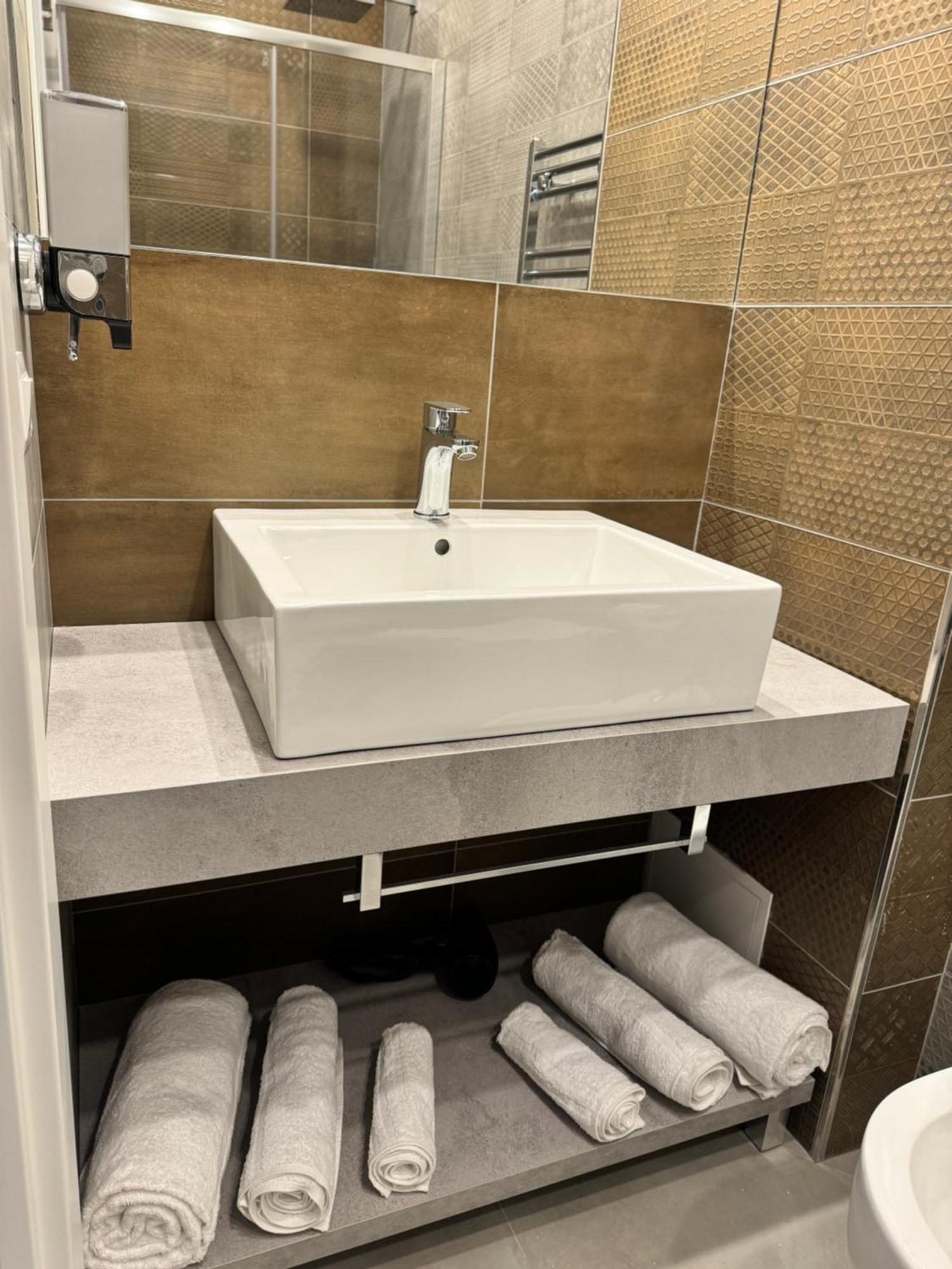 Отель Niky House Roma Экстерьер фото